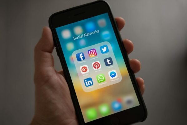Meta Business Suite’ten Hootsuite’e: En Kullanışlı Sosyal Medya Planlama Araçları